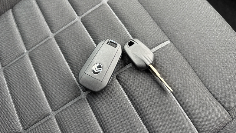 Citroen C3 83kW Plus 44kWh 5dr Auto Electric Hatchback